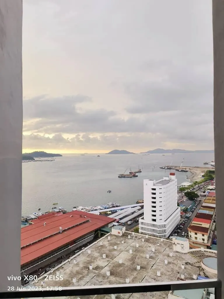 Qilala Dualview By The Shore Kota Kinabalu